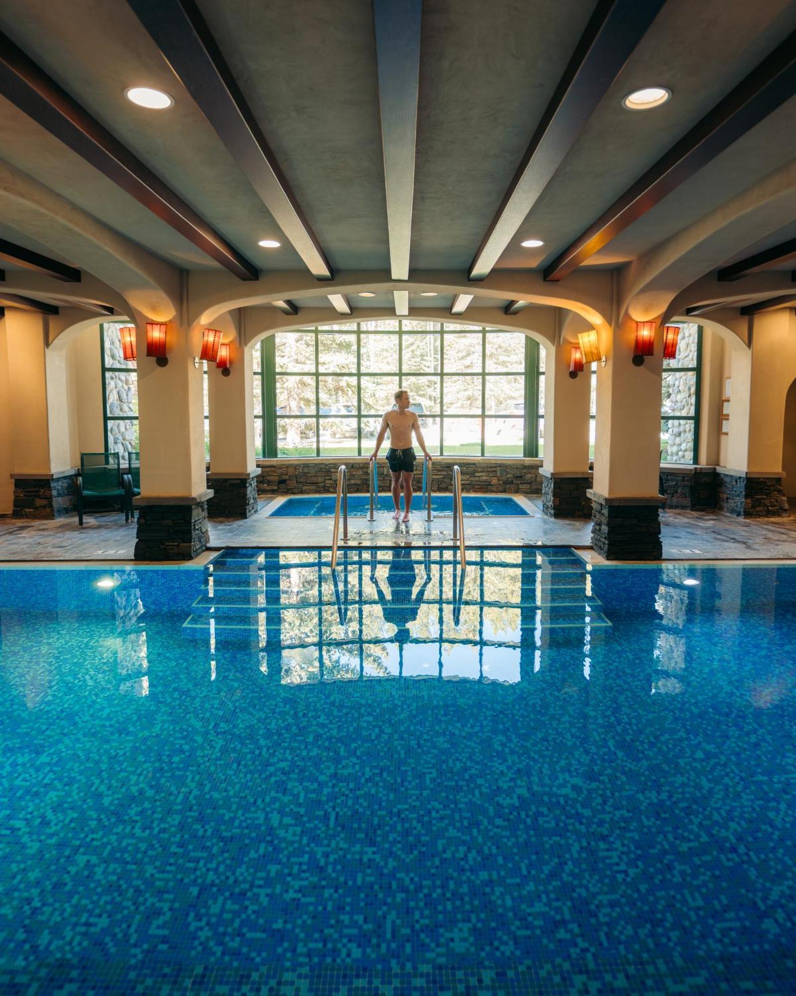 Post Hotel & Spa เลคหลุยส์ ภายนอก รูปภาพ