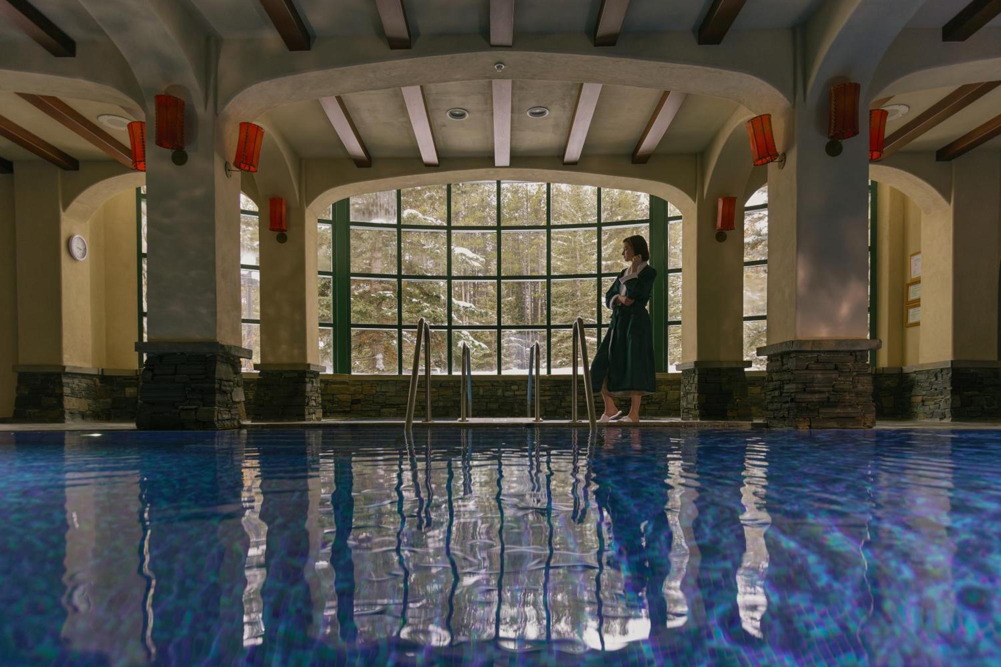 Post Hotel & Spa เลคหลุยส์ ภายนอก รูปภาพ